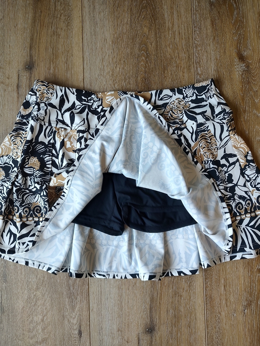 Lilly Pulitzer Luxletic UPF+50 Ressi Skort Gold Black Tennis Golf Pickleball M - Picture 5 of 13